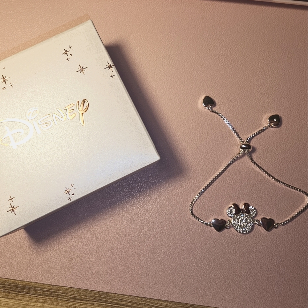 Minnie mouse bracelet